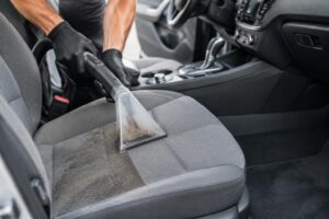 Aspirateur injecteur-extracteur : nettoyer en profondeur l’intérieur de votre voiture